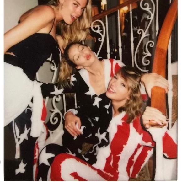 Adult Onsie in American Flag Print - Unisex - Picture 12 of 12